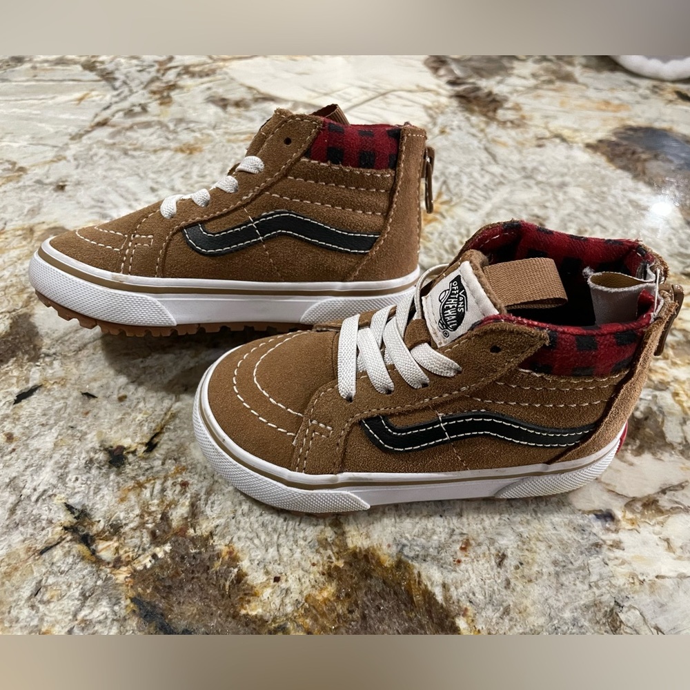Toddler Boys High-Top Vans size 6